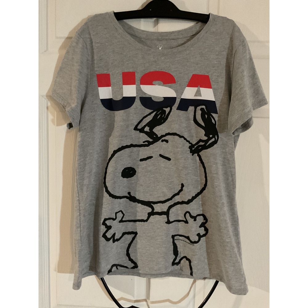 Family Fun Peanuts Snoopy USA Graphic T-Shirt Gray Womens Medium Patriotic M‎